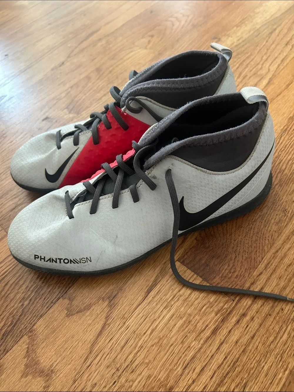 Nike low profile
